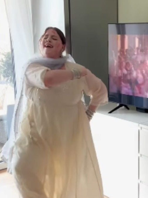 A German woman has gone viral after her performance of the Bollywood classic ‘Soni Soni’ was shared online