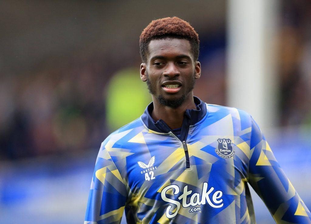Everton Midfielder Agrees To Meet Chelle