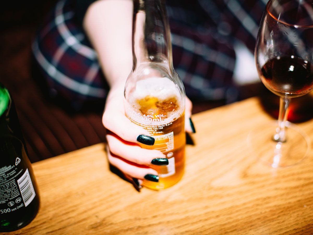 Alcohol-induced facial symptoms have been demonstrated to be a reliable indicator of an elevated cancer risk