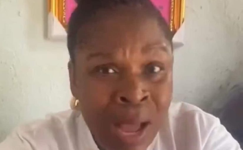 Teacher Confronts Parent After Finding Items In SS2 Student’s Bag ➤ Buzzday.info