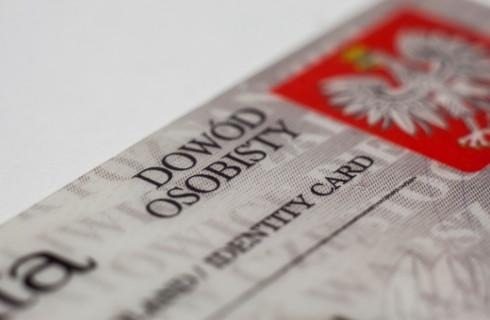 Czy masz taki dowód osobisty? Jeśli tak, musisz go natychmiast wymienić, w przeciwnym razie zostaniesz ukarany grzywną