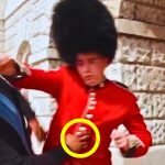 A rich man keeps bothering the royal guard but doesn’t expect this to happen ➤ Buzzday.info
