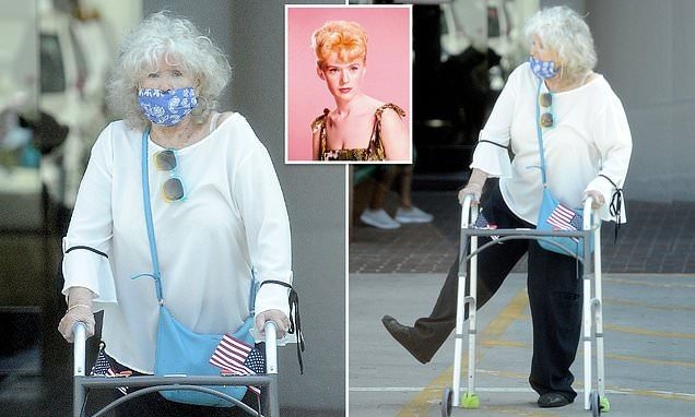 Connie Stevens Is Now Almost 90; Try Not to Gasp When You See Her Today