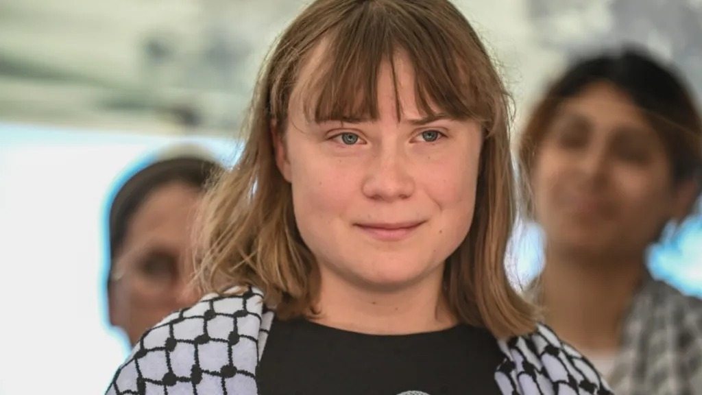 Exclusive: Is Greta in a relationship? The 22-year-old man, who has long hair and used to attend public school, is often seen with Thunberg. ➤ Buzzday.info