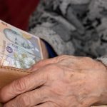 Ce se va întâmpla cu pensiile românilor care se pensionează în 2025? Câți bani vor primi? ➤ Buzzday.info