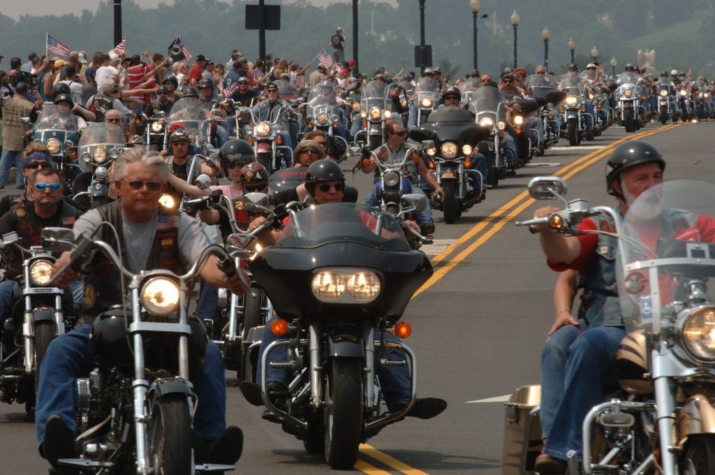 A Funeral, Fifty Bikers, and the Kindness That Changed My Life