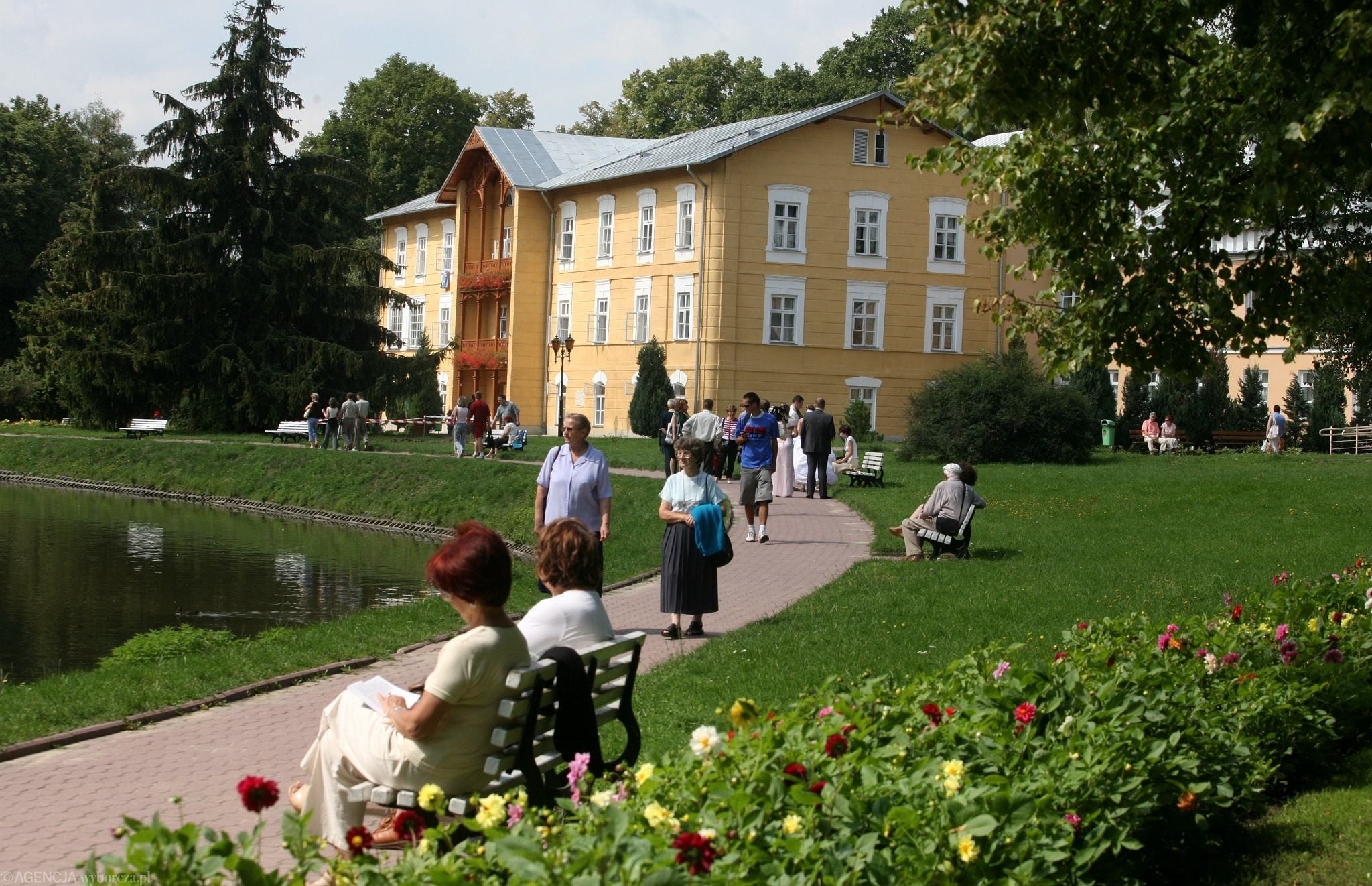 Czy te osoby mogą udać się do sanatorium przed swoją koleją? Wystarczy znaleźć się w tej grupie