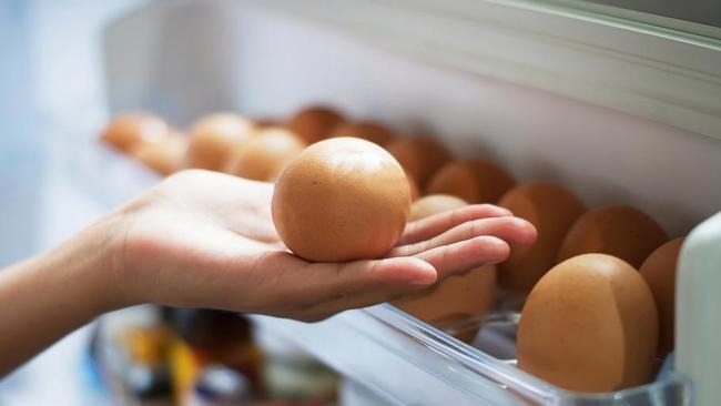 Ne conservez pas les œufs dans la porte du réfrigérateur. Voici pourquoi ➤ Buzzday.info