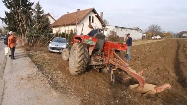 Questo contadino ha deciso di dare una lezione ai parcheggiatori illegali