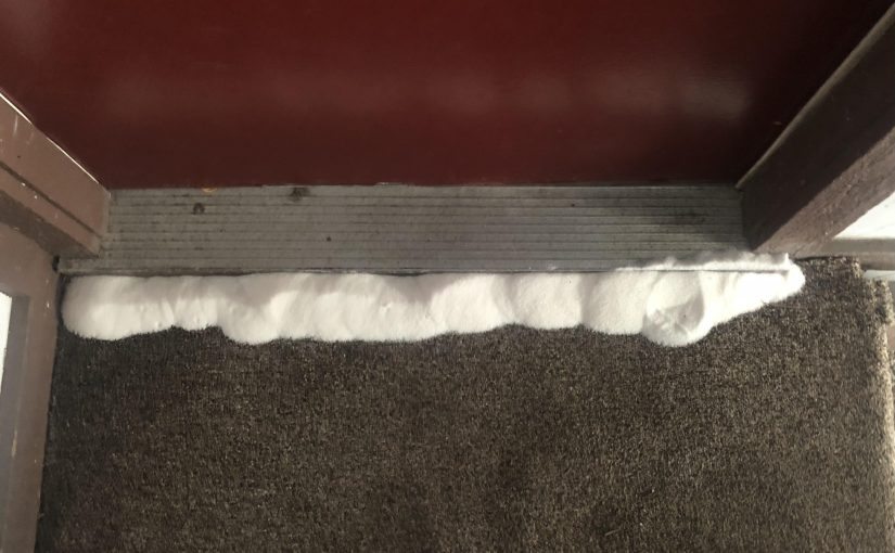 Spray Salt at The Entrance of Your Home, Here is Why ➤ Buzzday.info