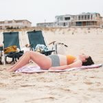 Co się stało z dziewczyną, która zasnęła na plaży? ➤ Buzzday.info