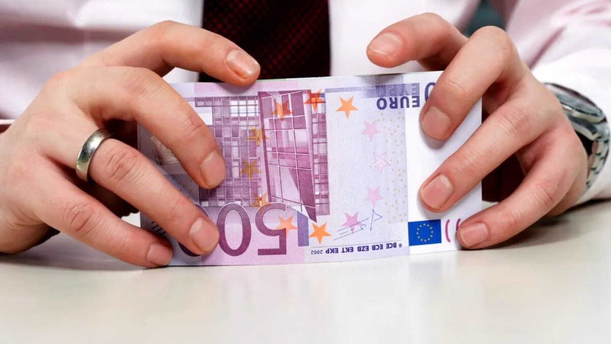 Românii care primesc 200.000 de euro de la stat vor face acest lucru din octombrie 2025. Care sunt regulile? ➤ Buzzday.info