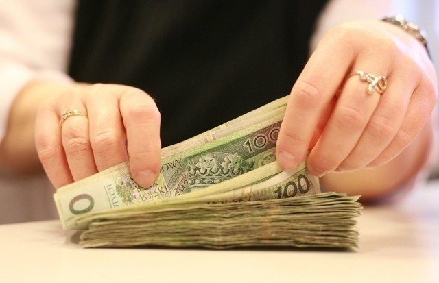 W 2025 roku osoby powyżej 65. roku życia będą otrzymywać 6000 zł miesięcznie! Jest tylko jeden warunek