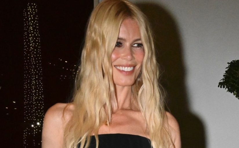 Claudia Schiffer wygląda seksowniej niż kiedykolwiek w kostiumie kąpielowym ➤ Buzzday.info
