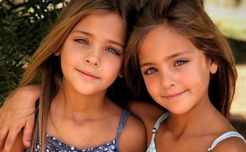 세상에서 가장 눈길을 끄는 쌍둥이 자매의 사진이 공개되었습니다 ➤ Buzzday.info