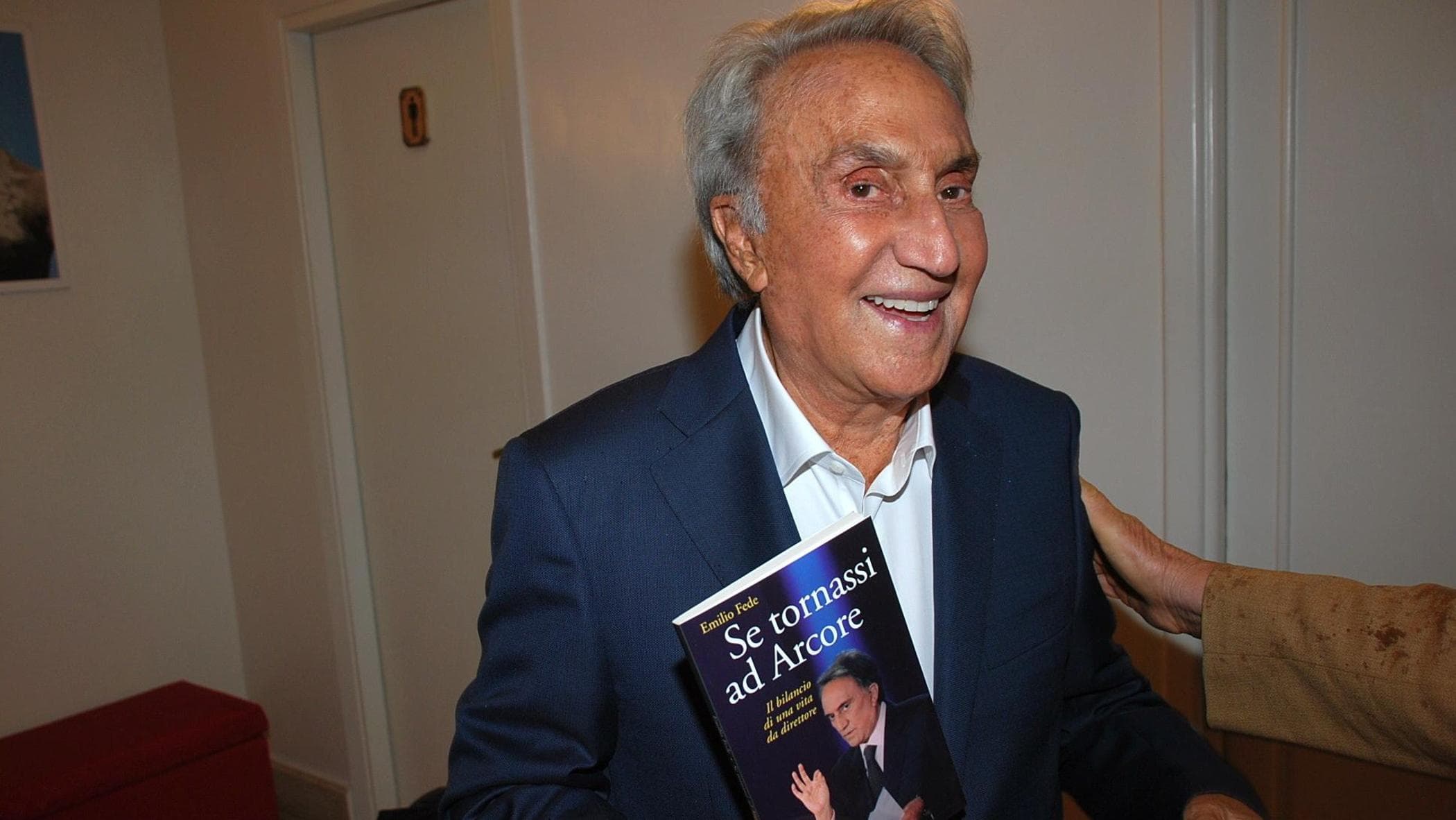 L’eredità di Emilio Fede: quanto guadagnava il famoso giornalista e cosa ha lasciato ai suoi eredi? ➤ Buzzday.info