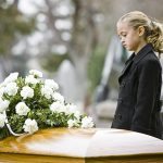 Nora mea a zâmbit în timpul înmormântării. Câteva minute mai târziu, au dezvăluit motivul ➤ Buzzday.info