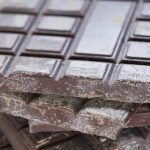 Bílý povlak na čokoládě – co to je a je bezpečná ke konzumaci? ➤ Buzzday.info