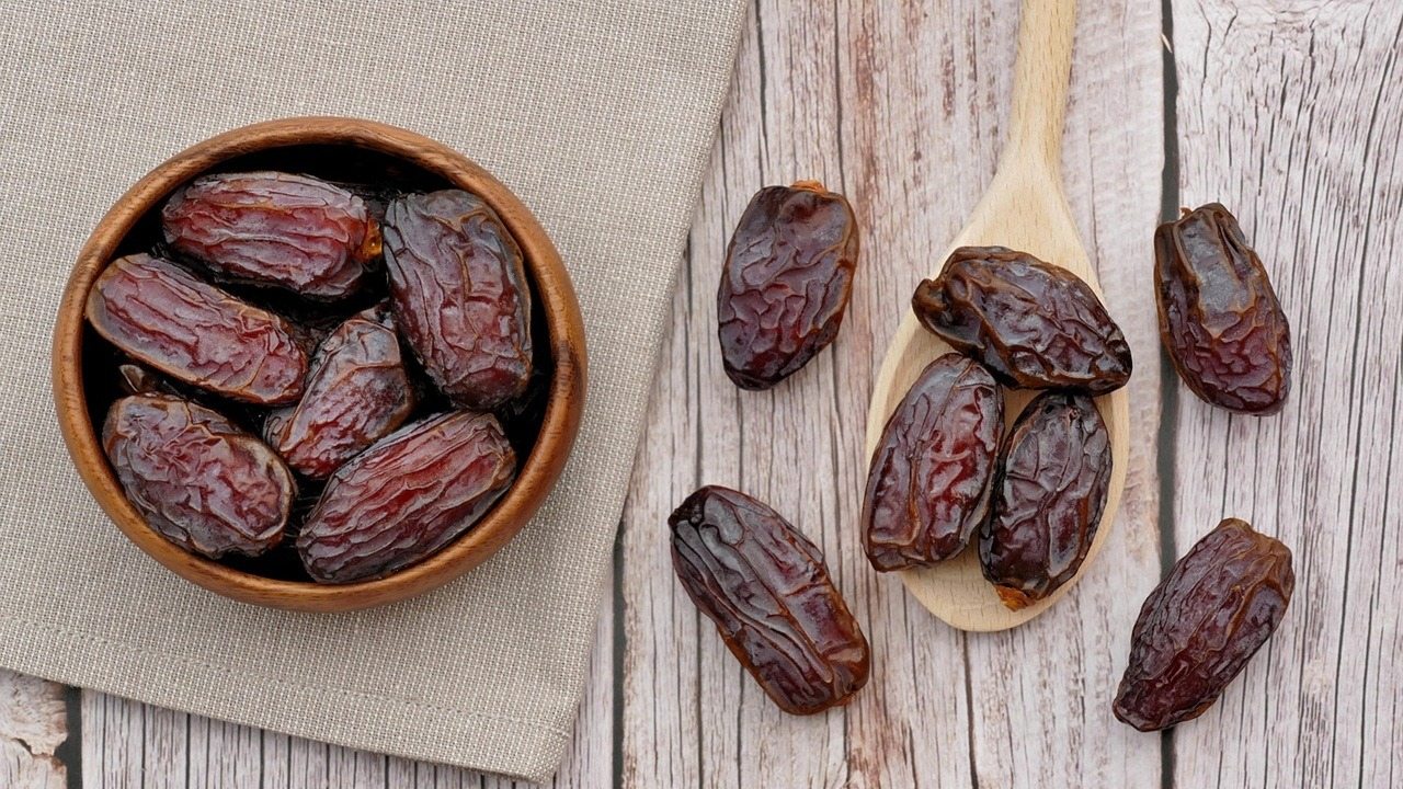 Tutti amano i datteri, ma la maggior parte delle persone non conosce quanto siano potenti i loro semi