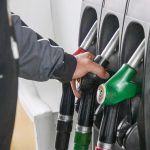 Możesz zaoszczędzić nawet 200 zł miesięcznie na paliwie. Kierowca podzielił się pięcioma przydatnymi trikami ➤ Buzzday.info