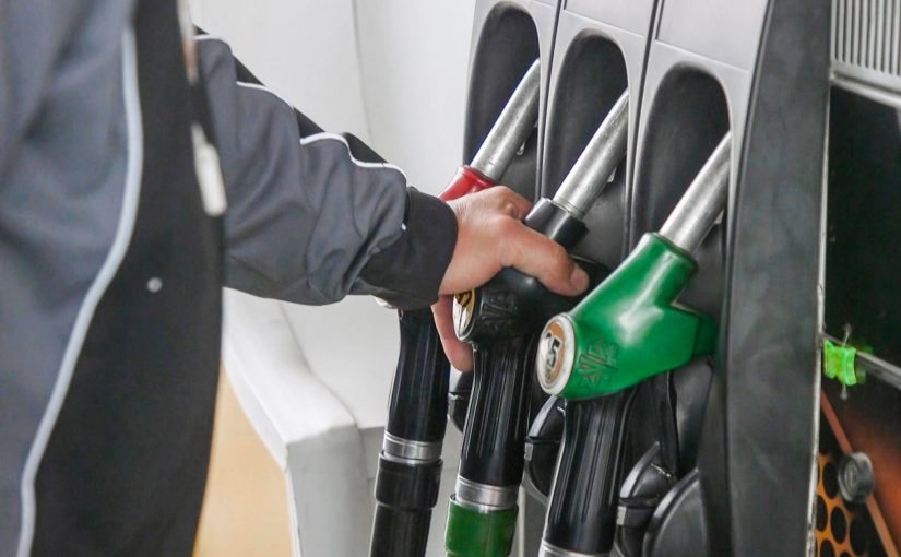 Możesz zaoszczędzić nawet 200 zł miesięcznie na paliwie. Kierowca podzielił się pięcioma przydatnymi trikami ➤ Buzzday.info