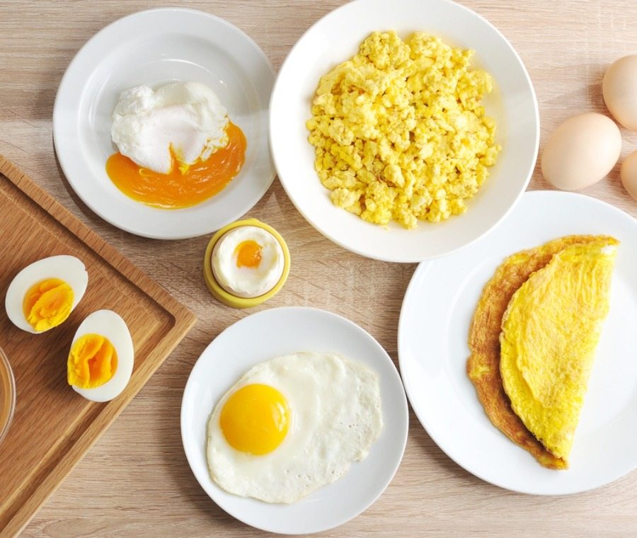 Quante uova si possono mangiare a settimana? Nuovi dati scientifici hanno rivisto le linee guida precedenti