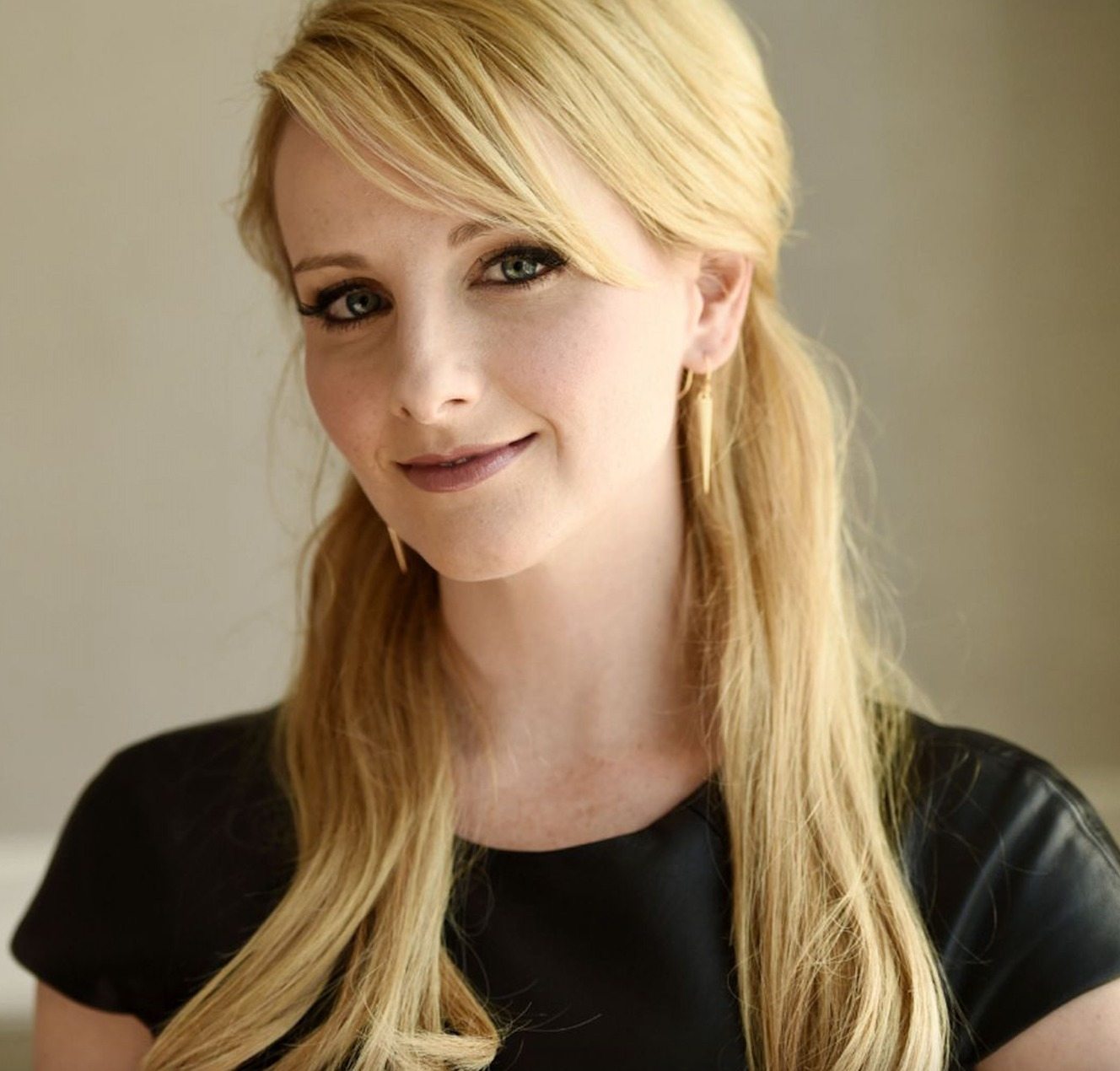 This is what Melissa Rauch, who plays ‘Dr. Bernadette in ‘The Big Bang Theory’ looks like today