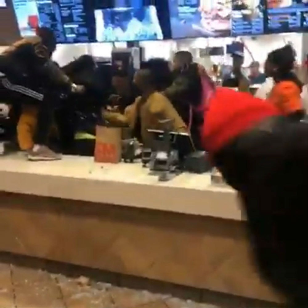 Video: Mass brawl at McDonald’s: Employees and customers throw food