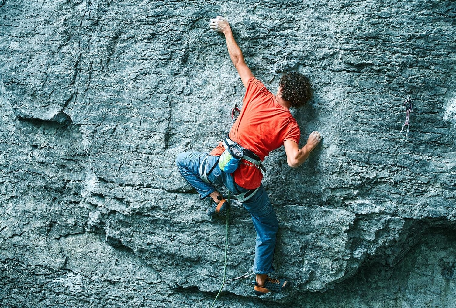 Alpiniștii găsesc o casă în Mountain Side. Apoi aruncă o privire înăuntru!