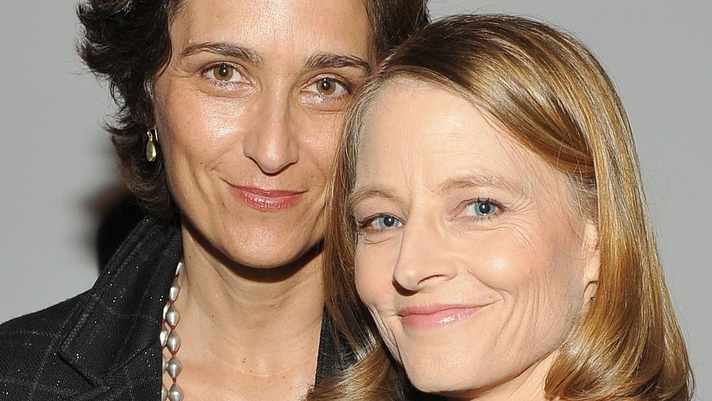 Jodie Foster stepped out with her wife, and fans were stunned ➤ Buzzday.info