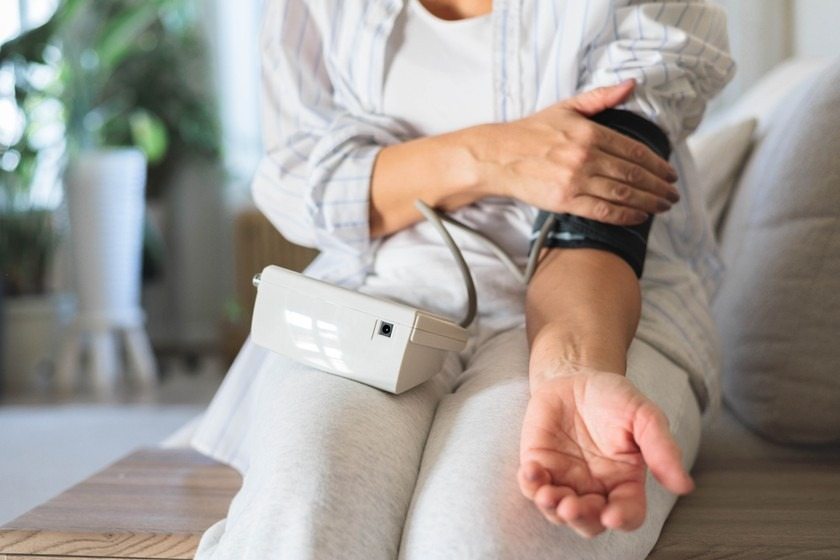 Którego ramienia należy użyć do pomiaru ciśnienia krwi? Wiele osób popełnia ten błąd ➤ Buzzday.info