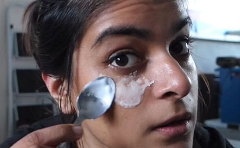 Pomysł użycia sody oczyszczonej do usuwania worków pod oczami jest, delikatnie mówiąc, wątpliwy ➤ Buzzday.info