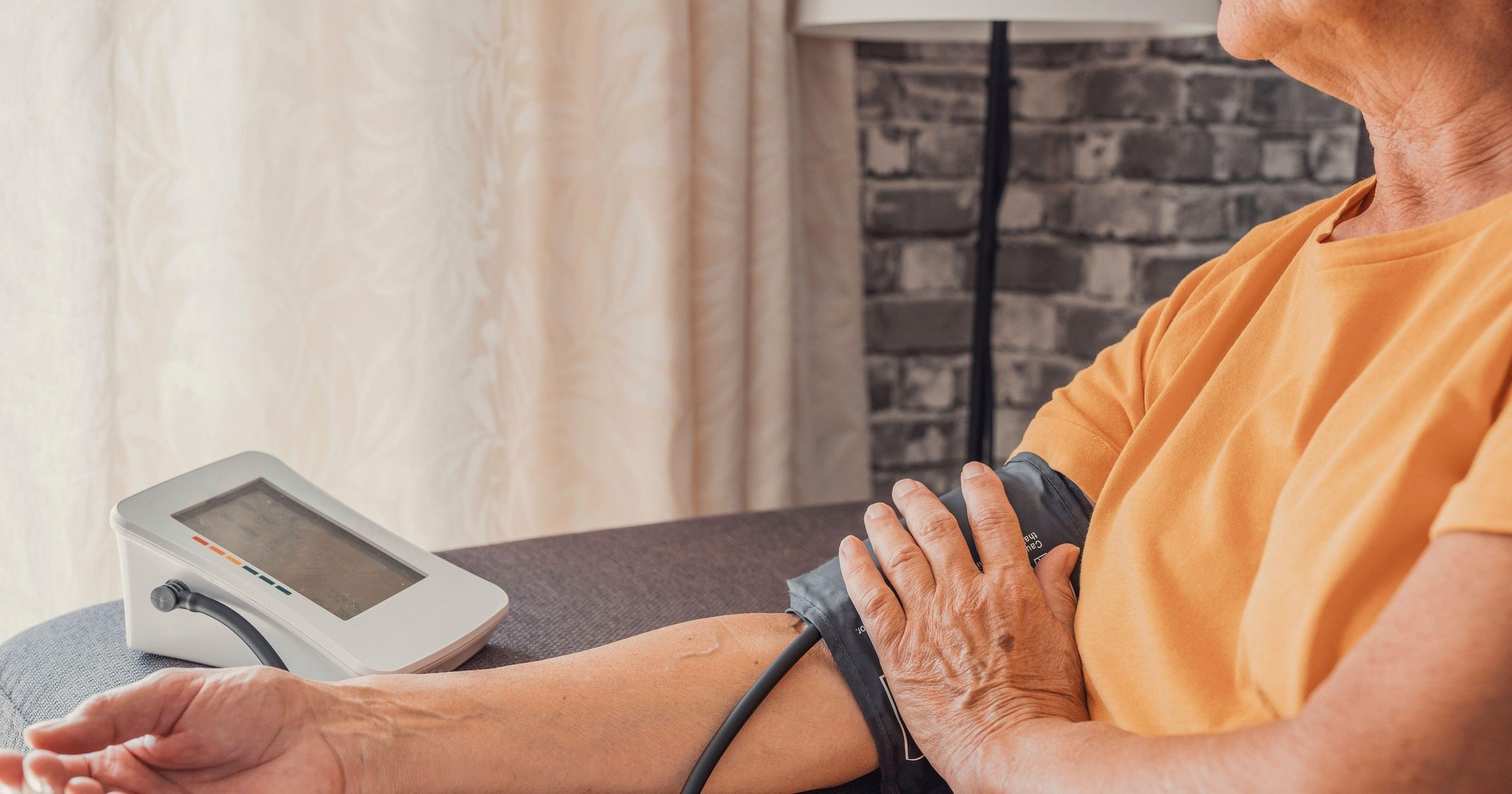 Którego ramienia należy użyć do pomiaru ciśnienia krwi? Wiele osób popełnia ten błąd