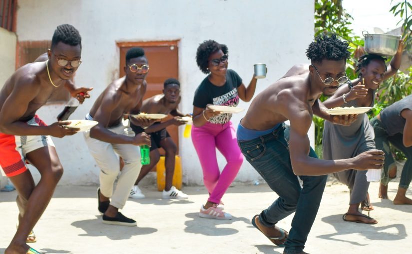 Taniec narodzony na ulicach Angoli — teraz podbija YouTube ➤ Buzzday.info