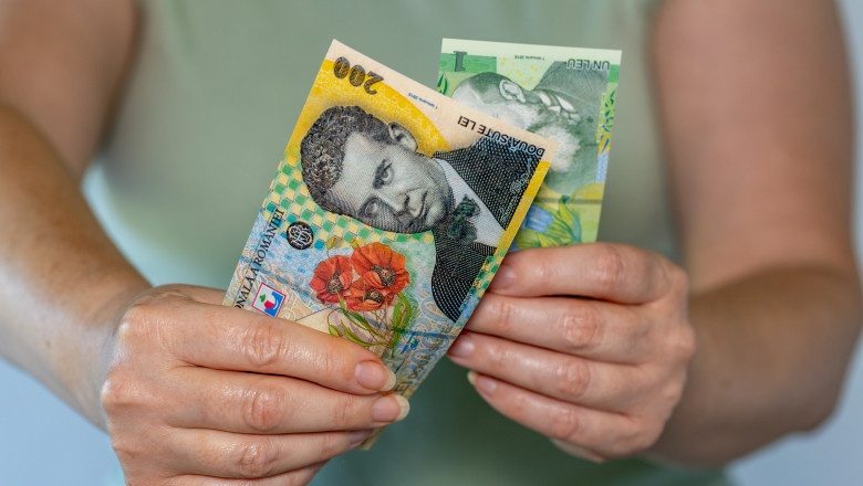 Comisiile parlamentare au aprobat un amendament inițiat de PSD cu sprijinul AUR, care prevede o plată unică de ajutor financiar pensionarilor militari cu venituri sub 3.000 de lei ➤ Buzzday.info