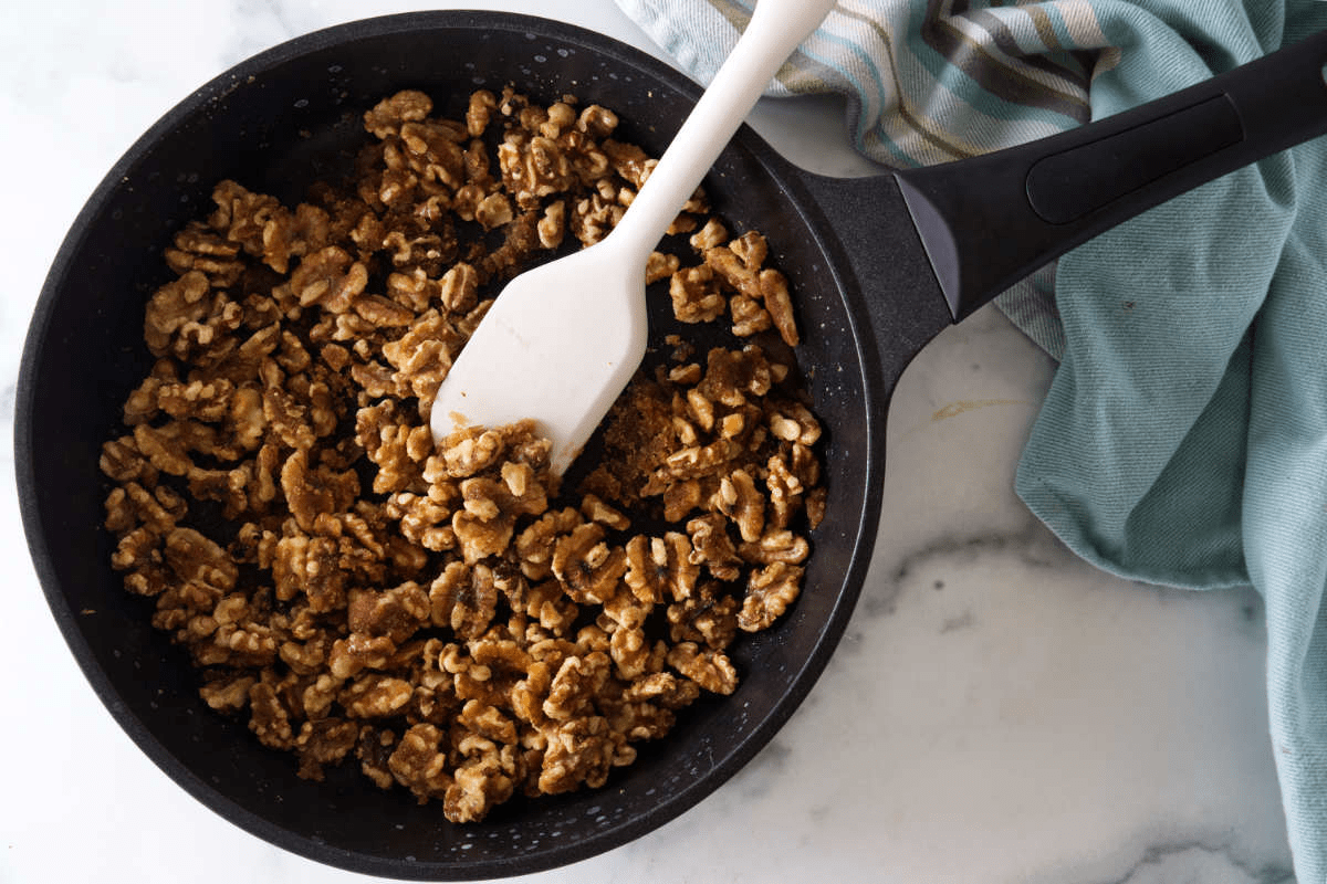 Boil walnuts and drink this water before going to bed – the result may pleasantly surprise you