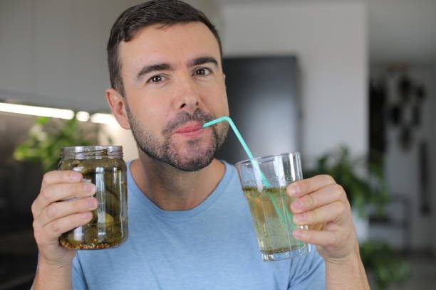 Dlaczego jedzenie ogórków kiszonych i picie ich soku przez miesiąc może poprawić zdrowie? ➤ Buzzday.info