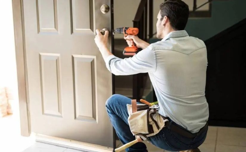 The homeowner noticed a dark stain on the door, and the expert immediately became wary ➤ Buzzday.info