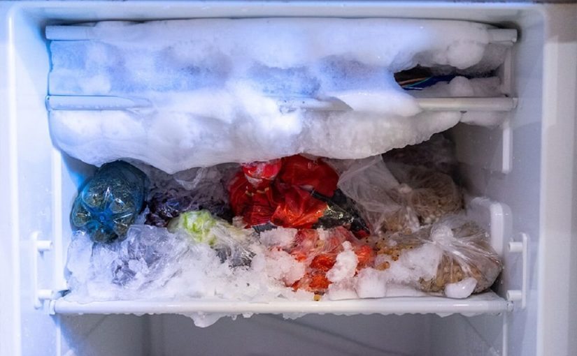 This simple tip will make defrosting your freezer much easier ➤ Buzzday.info