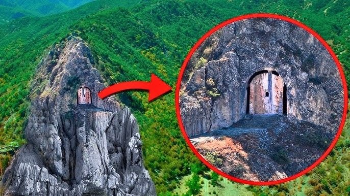 He Found a Tiny Door on a Mountain—And Realized Too Late Why It Was Hidden ➤ Buzzday.info
