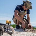 O descoperire misterioasă pe plajă i-a transformat viața într-un coșmar ➤ Buzzday.info