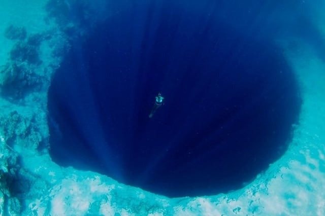 He Entered a Mysterious Underwater Hole — What Was Hidden Inside Shocked Everyone