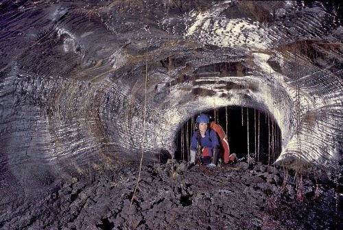 La voix provenant de la grotte n’était pas un appel au secours