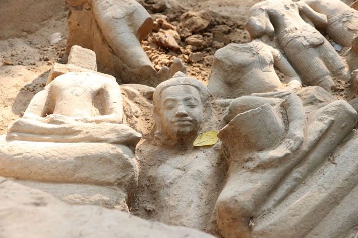 An archaeologist discovered ancient statues, but laboratory tests revealed something incredible