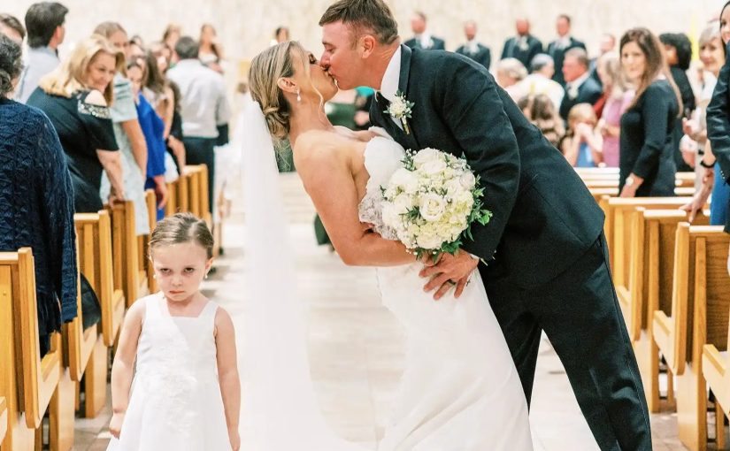 Everyone was looking at the newlyweds. But then the camera showed their daughter ➤ Buzzday.info