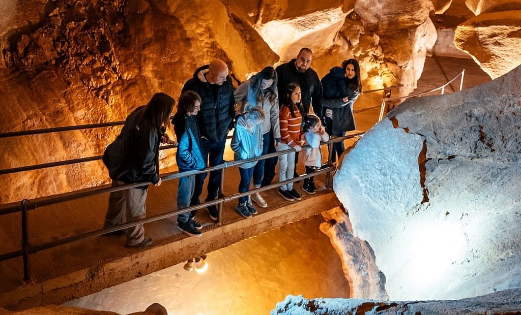 La voix provenant de la grotte n’était pas un appel au secours