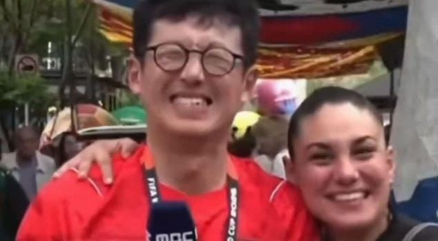 An unexpected incident at the 2026 World Cup: a Mexican fan kissed a South Korean journalist during a live broadcast