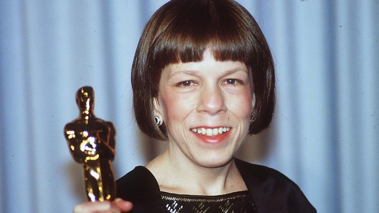 Remember Linda Hunt? Her Look Now Has Everyone Doing A Double Take ➤ Buzzday.info