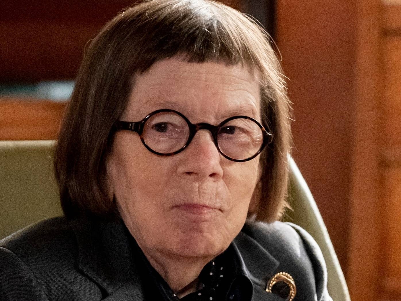 Remember Linda Hunt? Her Look Now Has Everyone Doing A Double Take
