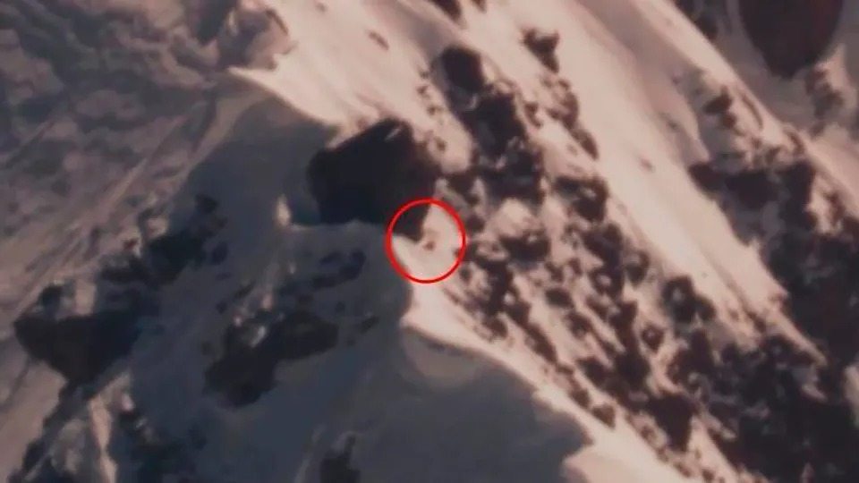 He Sent a Drone Over a Restricted Tibetan Mountain Range—The Discovery Left Him Speechless.